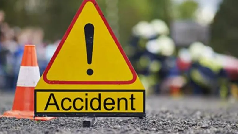 Un şofer băut şi fără permis de conducere a intrat cu maşina într-un şanţ, la Sâncrăieni