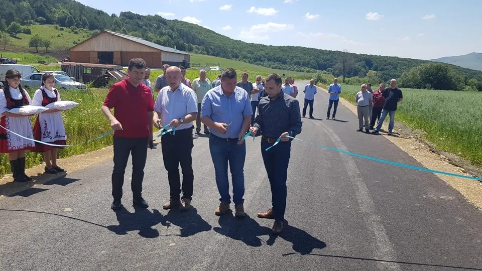 S-a reabilitat drumul dintre Mărtiniş şi Mereşti