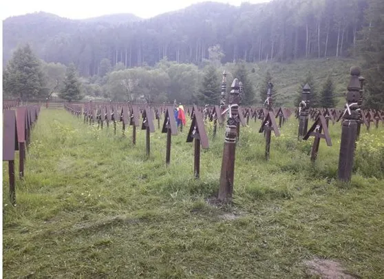 10.000 de oameni aşteptaţi la comemorarea soldaţilor secui, în Cimitirul Valea Uzului