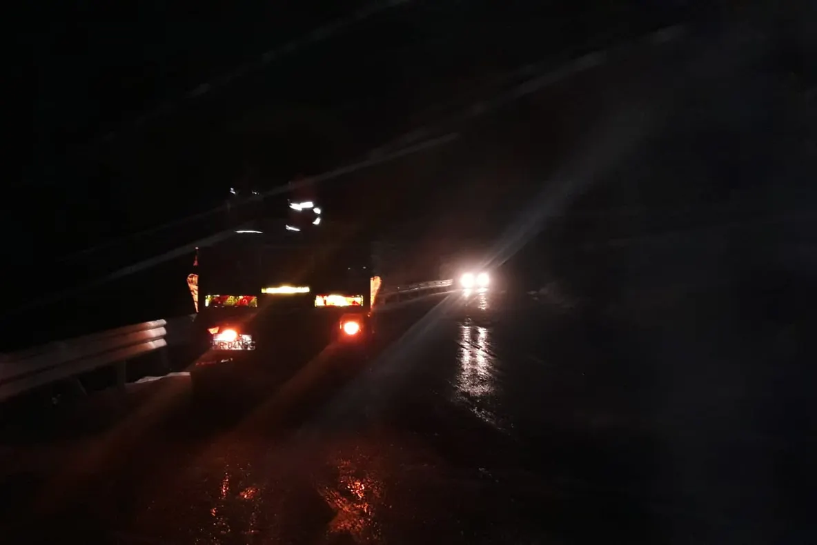 FOTO Drumarii au început munca de iarnă pe şoselele din Harghita