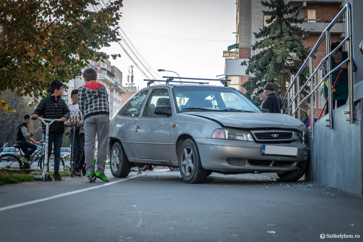 FOTO Un şofer a murit în timp ce conducea, la Miercurea Ciuc
