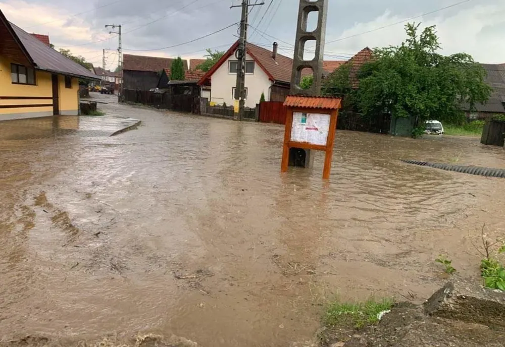 FOTO/VIDEO. Imaginile din timpul inundațiilor de marți seara, din județul Harghita