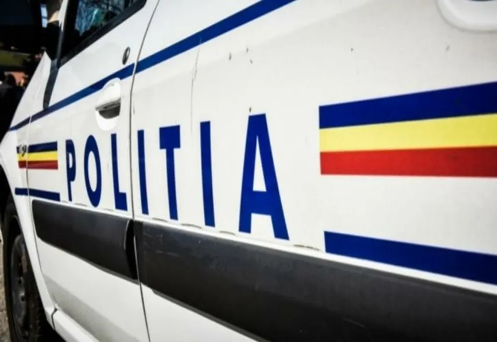Autoturism cu numere expirate de aproape 7 ani, condus de un bărbat fără permis