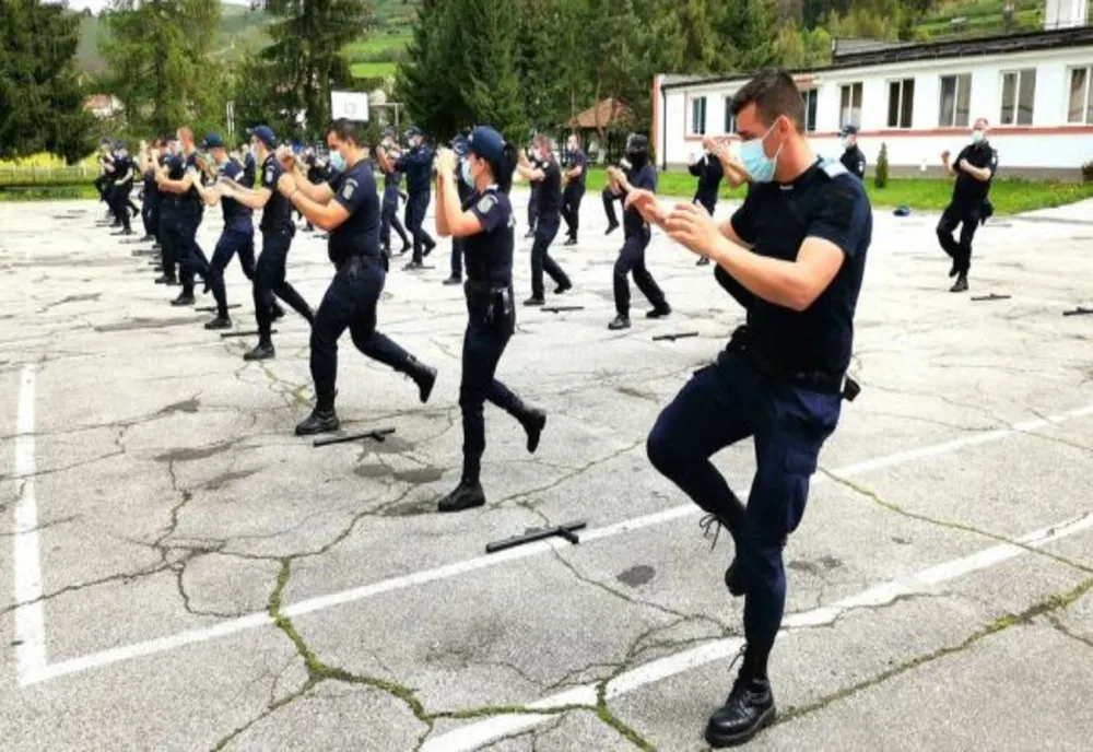 64 de jandarmi au încheiat activitatea de pregătire și sunt gata de misiune