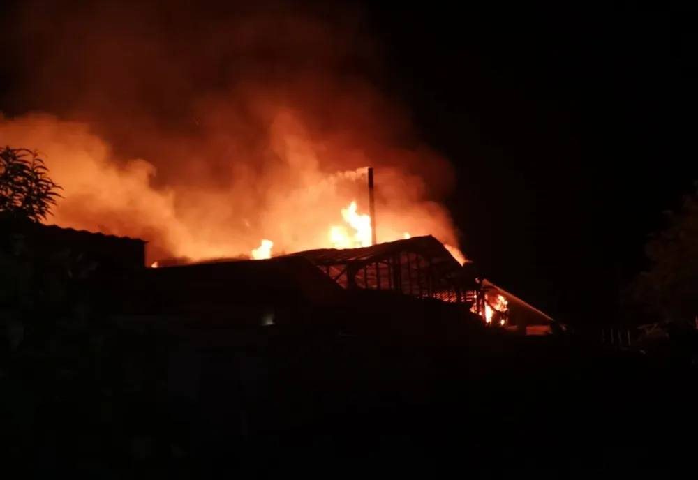 Incendiu la o fabrică de prelucrare a lemnului