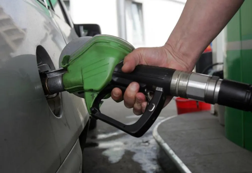 Noi scumpiri la pompă: stocurile de carburanți sunt aproape terminate! Cu cât va crește prețul unui plin