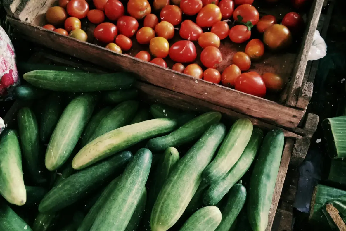 SUSȚINE PRODUCȚIA LOCALĂ: CUMPĂRĂ FRUCTE ȘI LEGUME DE LA FERMIERII ROMÂNI