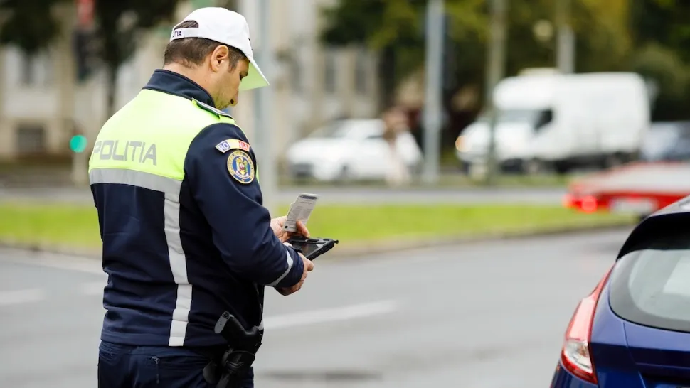 Urmărire ca în filme în județul Mureș. Un viceprimar a ajuns cu mașina în șanț, după ce a fugit de filtrul de poliție