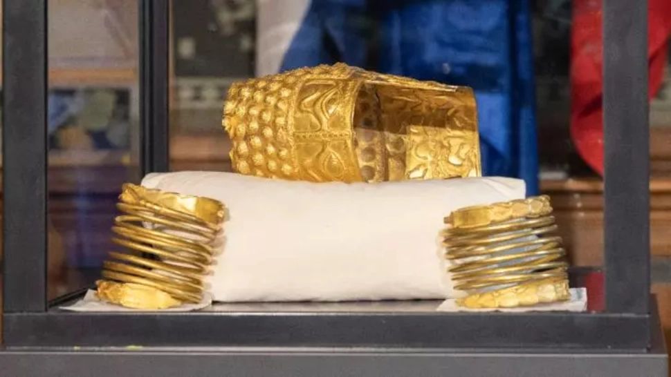 Coiful de la Coţofeneşti şi cele două brăţări dacice, recuperate în urma furtului, vor fi expuse la Muzeul Național de Istorie. Când pot fi admirate