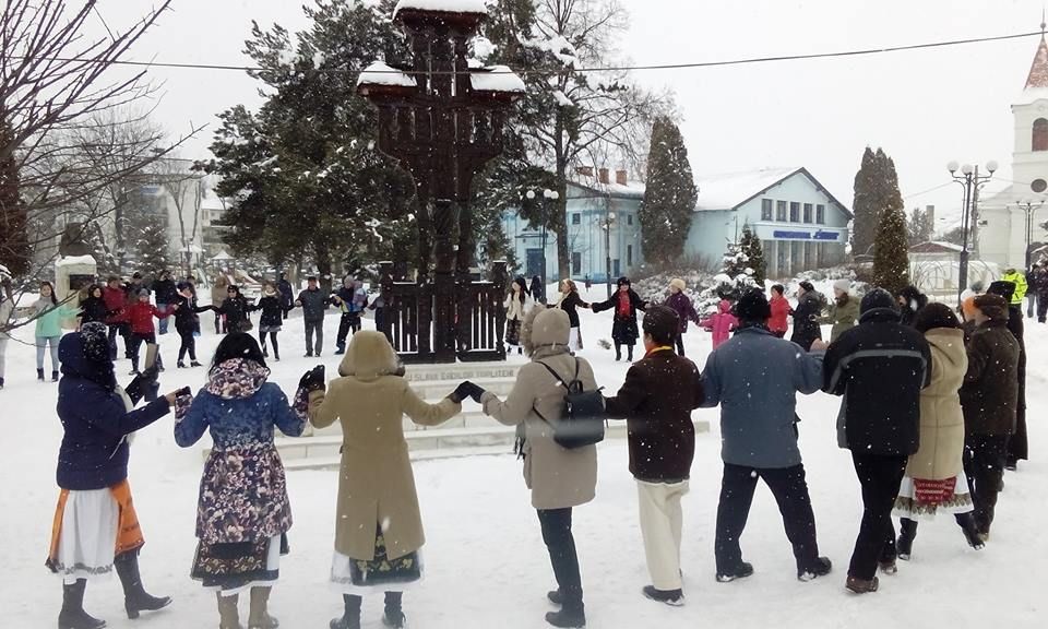 VIDEO + FOTO Unirea Principatelor a fost serbată la Topliţa