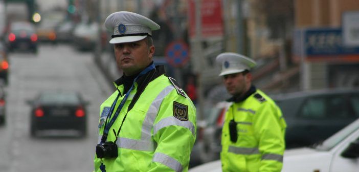 Prins de două ori cu permisul suspendat