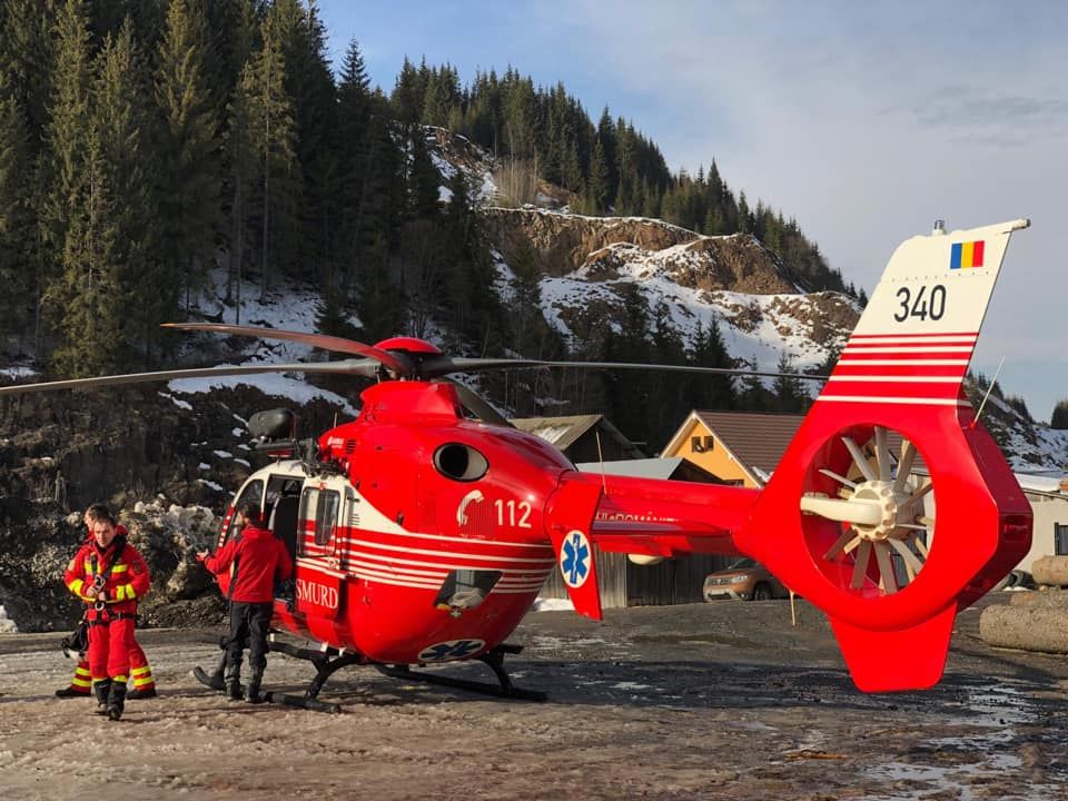 FOTO Turiştii care au fost prinşi de avalanşă în masivul Călimani au încălcat avertismentele şi legea