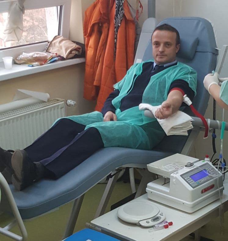 FOTO Jandarmii din Odorheiu Secuiesc au donat sânge pentru o fetiţă de un an