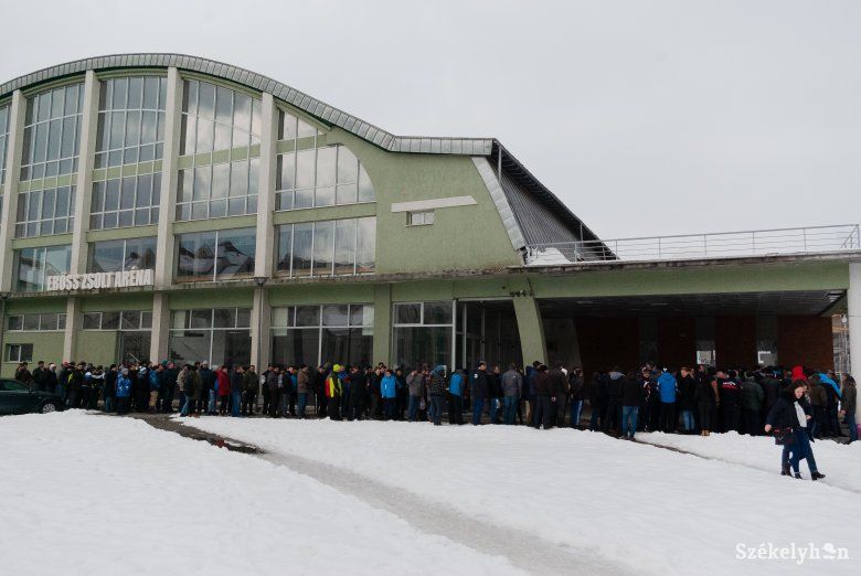 Biletele pentru meciul dintre FK Miercurea Ciuc şi Universitatea Craiova vândute într-o oră