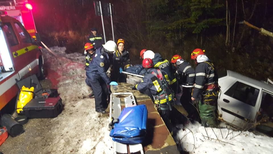 FOTO Pompierii harghiteni şi-au ajutat colegii din Neamţ la un exerciţiu