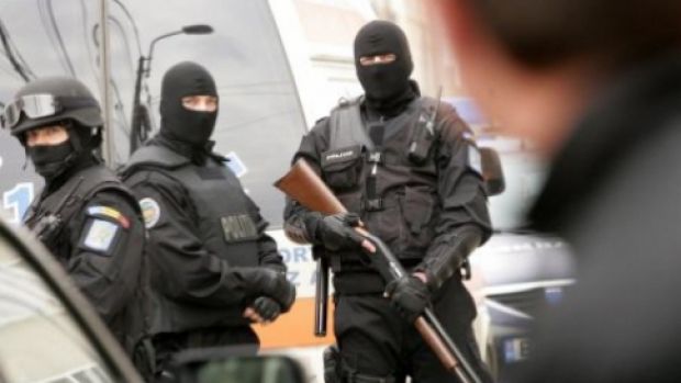 Percheziţii la persoane bănuite de evaziune fiscală. Prejudiciu 10 milioane de lei