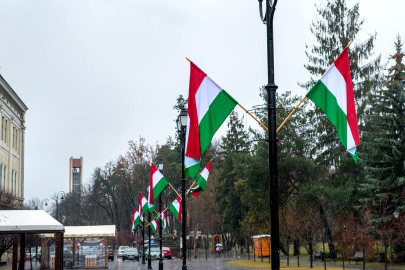 Primarul din Odorheiu Secuiesc amendat pentru că nu a arborat drapelul României alături de cel al Ungariei