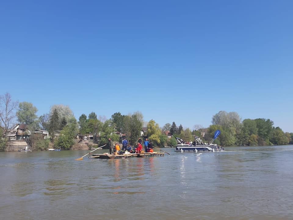 VIDEO Pompierii harghiteni care au plecat în expediţie pe râul Mureş, au ajuns la destinaţie