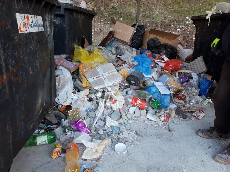 Primăria Bălan cere oamenilor să arunce materialele de construcţii lângă platformele de gunoi