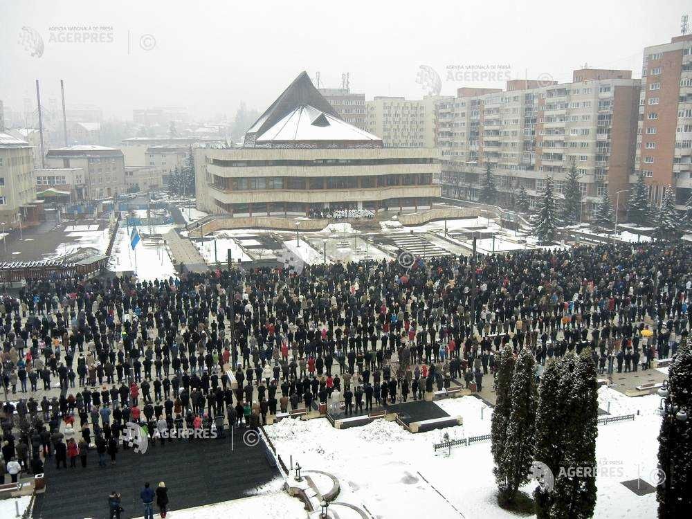 Mii de persoane au participat la sfinţirea bucatelor din prima zi a Paştelui Catolic, la Miercurea Ciuc