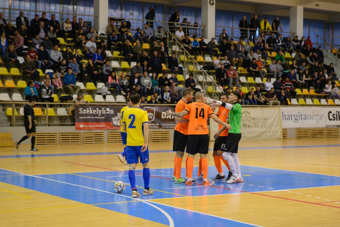Imperial Wet conduce clasamentul în play-off-ul Ligii întâi la futsal