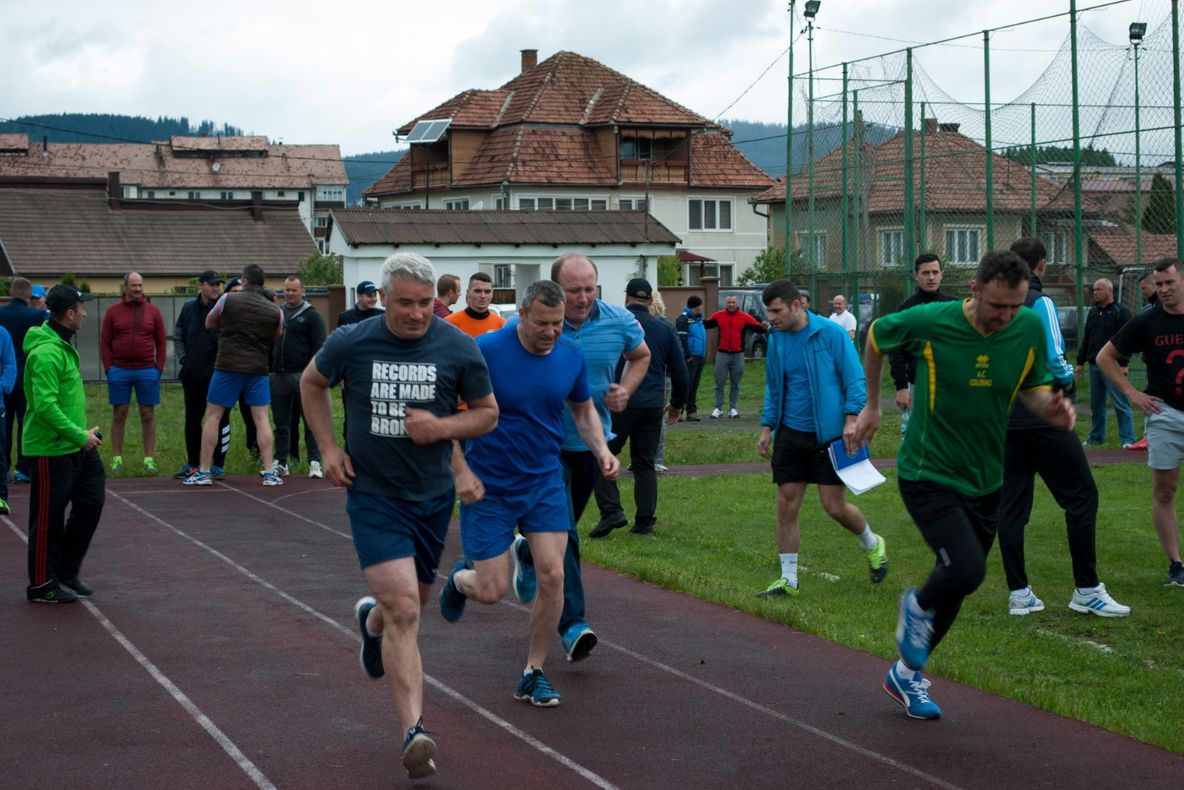 VIDEO Jandarmii din Topliţa s-au întrecut la atletism și cros