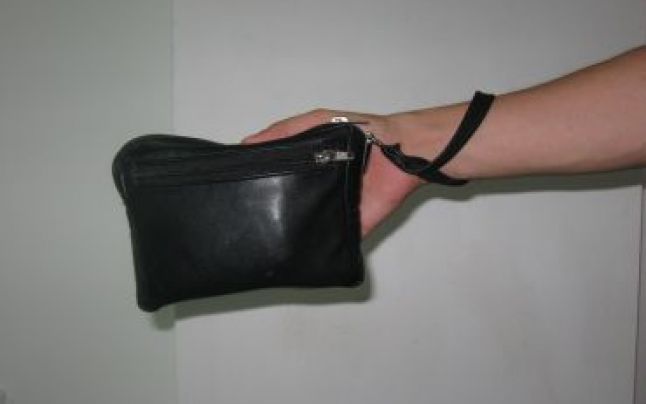 UDMR cere explicaţii după ce de pe veştmântul Papei au fost îndepărtate cuvinte în maghiară