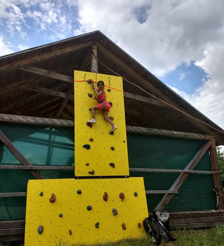 FOTO Ateliere de escaladă pentru copii puse la dispoziţie de Salvamont Miercurea Ciuc