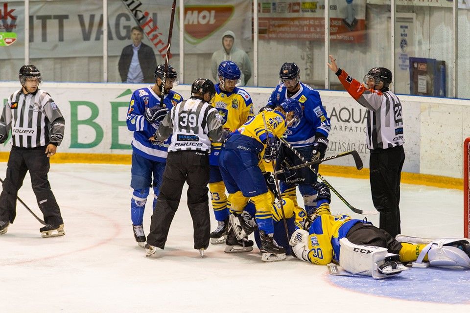 Sport Club Miercurea Ciuc a învins pe Corona Braşov după loviturile de departajare