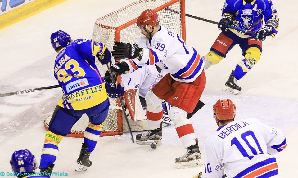 Începe Campionatul Naţional de hochei pe gheaţă