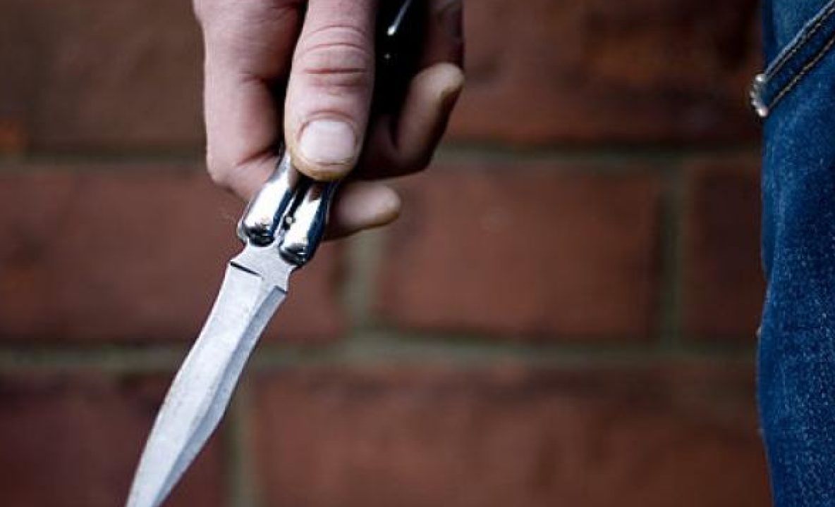 Tânărul care şi-a înfipt un cuţit în inimă îşi schimbase comportamentul în ultimele 2-3 zile