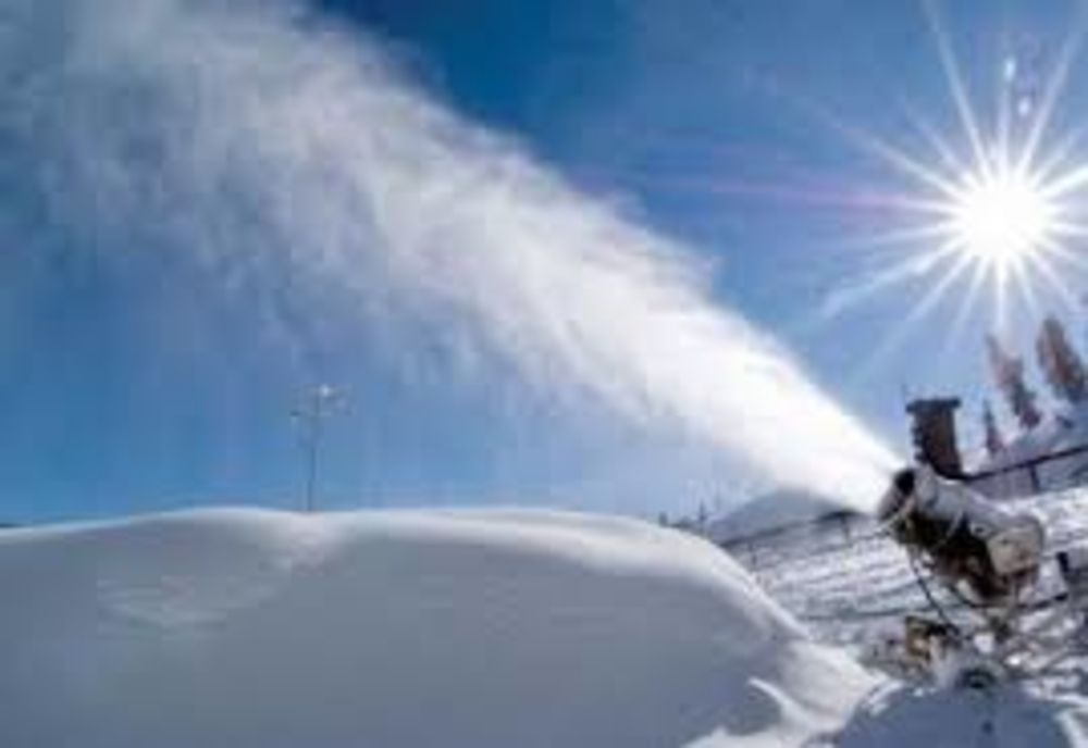 În staţiunea Băile Harghita au fost pornite 18 tunuri de zăpadă