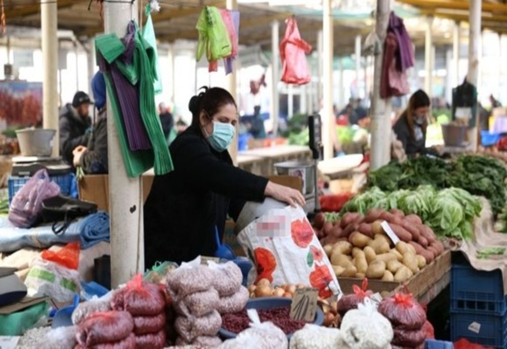 Piață temporară la Miercurea Ciuc, deschisă și vineri. Aproape 40 de producători agricoli oferă fructe, legume şi răsaduri sezoniere