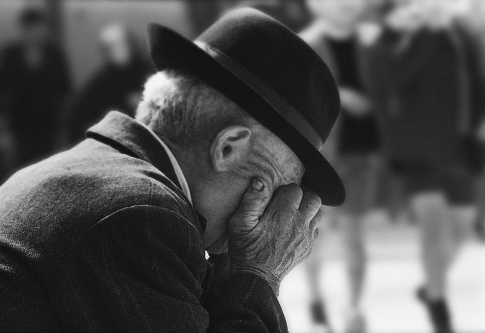 Doi tâlhari din Miercurea Ciuc, dintre care un minor, prinşi de poliţişti. Au atacat un bătrân de 71 de ani