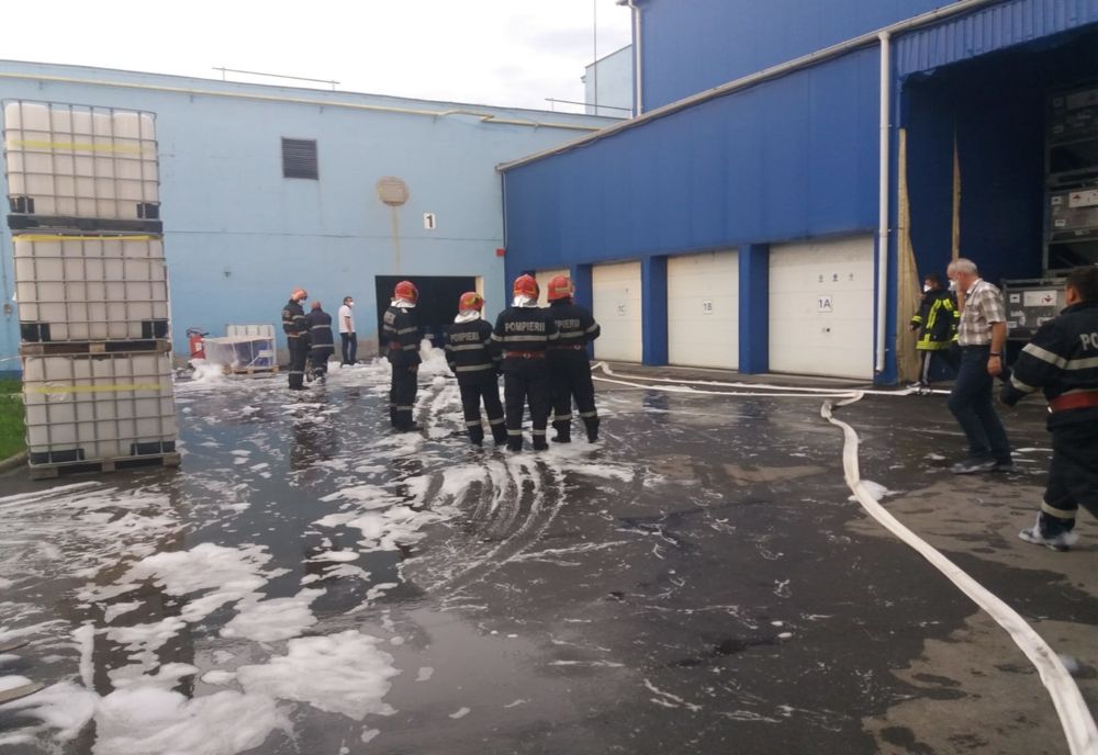Pericol la un depozit de chimicale din Odorheiu Secuiesc. Polițiștii și jandarmii au izolat zona