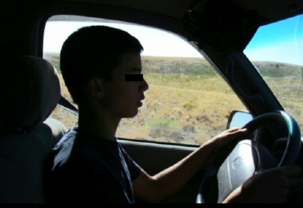 Harghita: Părinți cercetați penal pentru că și-au lăsat copilul de 13 ani la volan