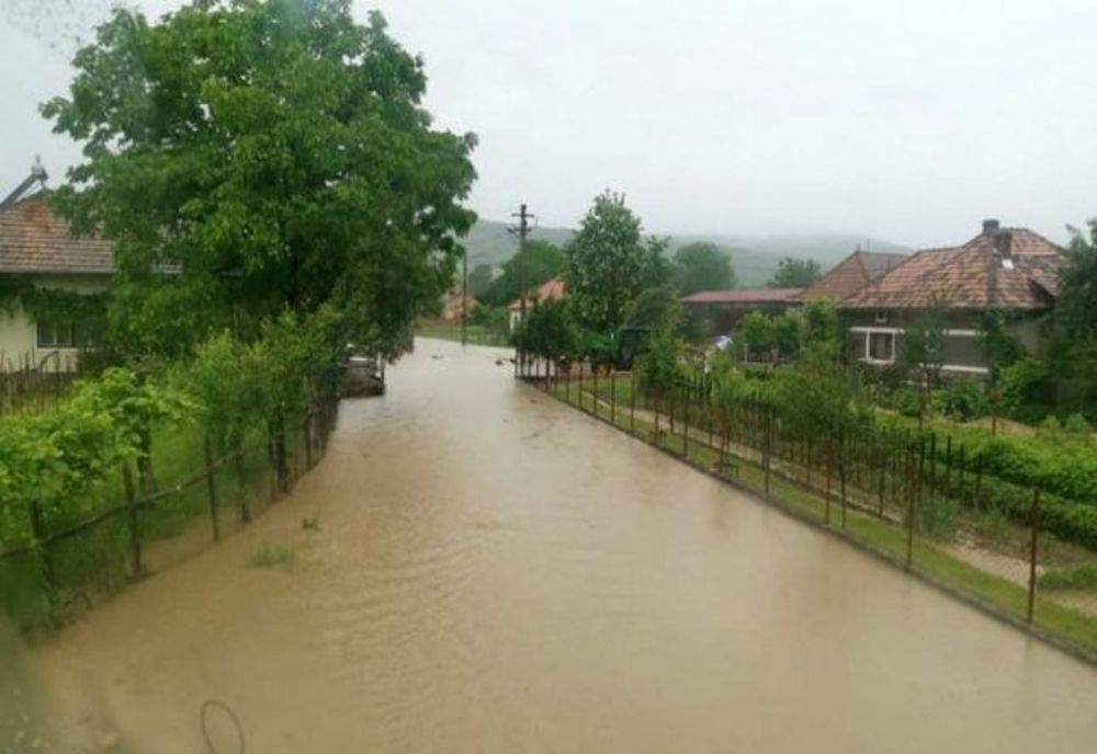 COD GALBEN de inundații pe râuri din 20 de județe ale țării!