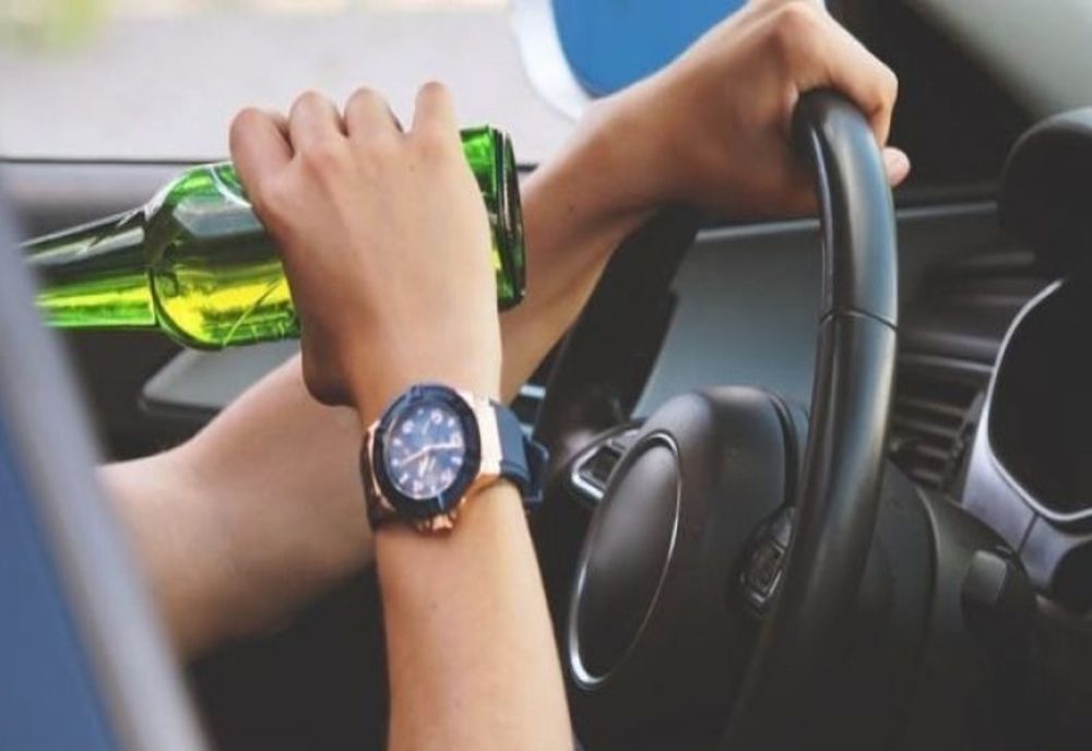 Accident rutier provocat de un șofer băut și fără permis