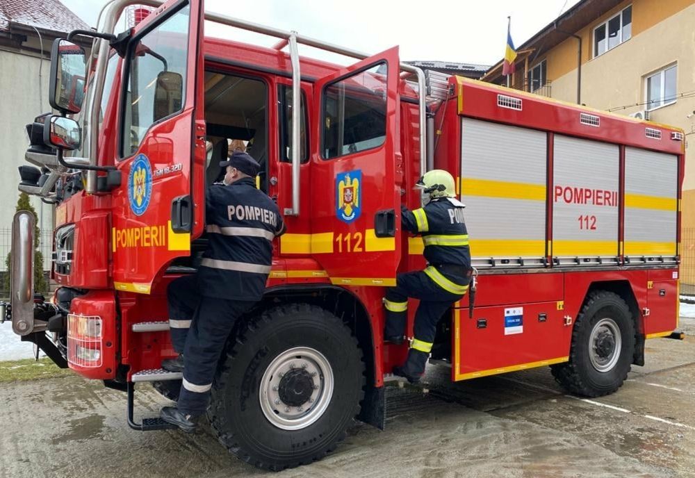 Zi plină pentru pompierii harghiteni: un incendiu și alte 20 de misiuni de acordare a asistenței medicale de urgență