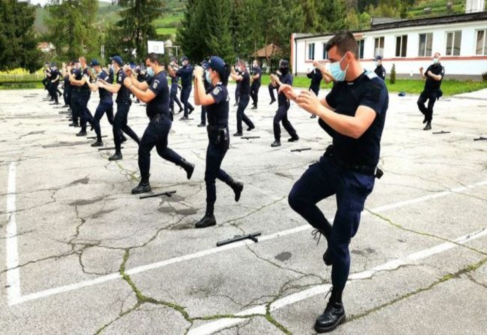 64 de jandarmi au încheiat activitatea de pregătire și sunt gata de misiune