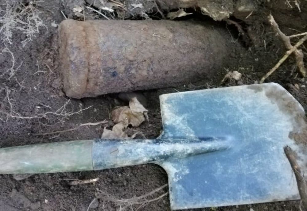 Bombă descoperită în Valea Uzului
