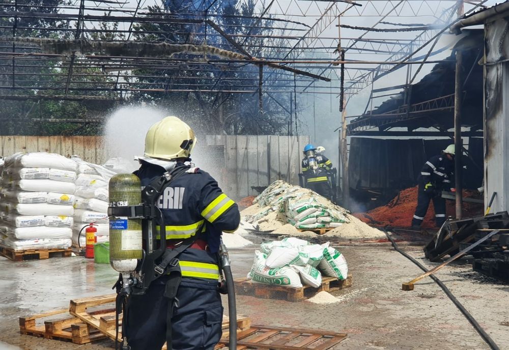 Incendiu la o societate comercială din Toplița