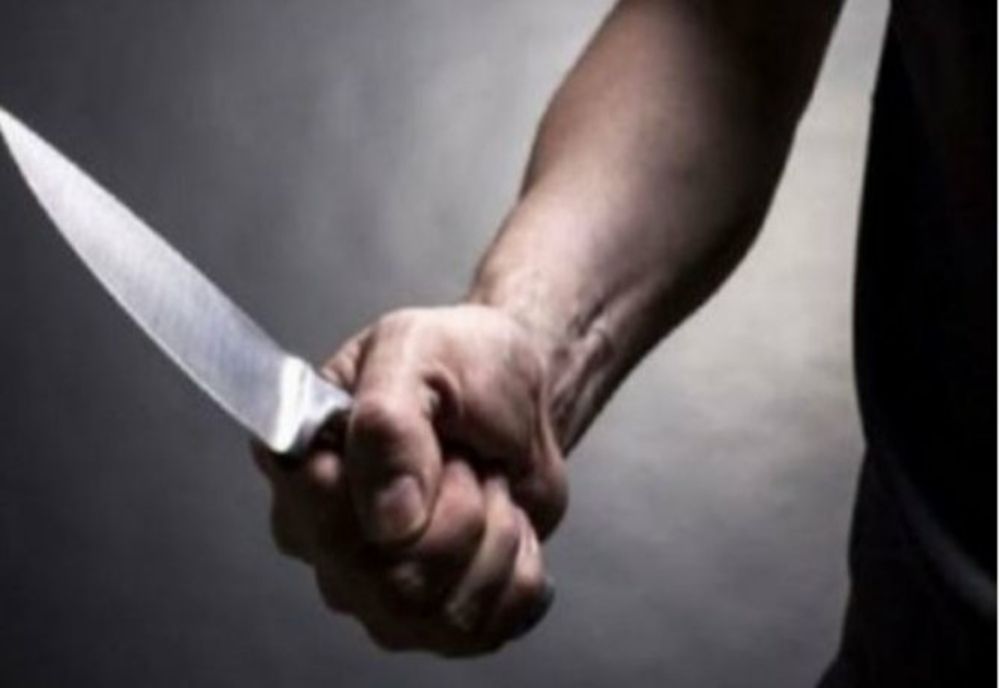 Un bărbat din comuna Ciceu, cercetat pentru ameninţare cu un pistol şi un cuţit