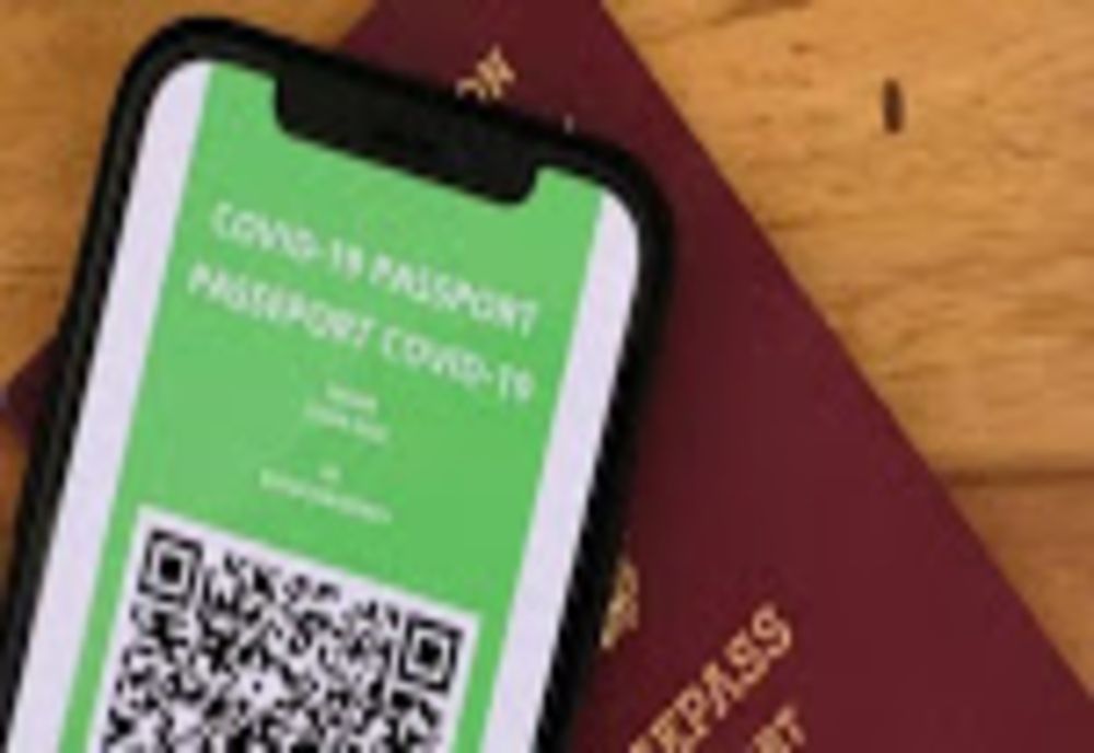 Certificatul Covid - OBLIGATORIU pentru elevi și profesori, pentru a intra la cursuri, în Italia. În ce situații riscă dascălii să rămână fără SALARIU