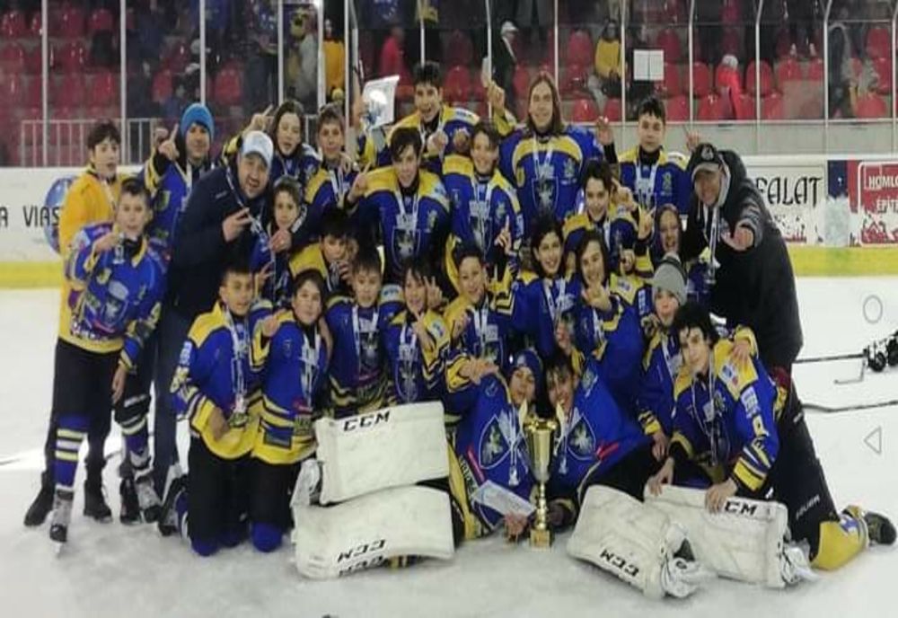 Corona Braşov U14 este campioana României la hochei