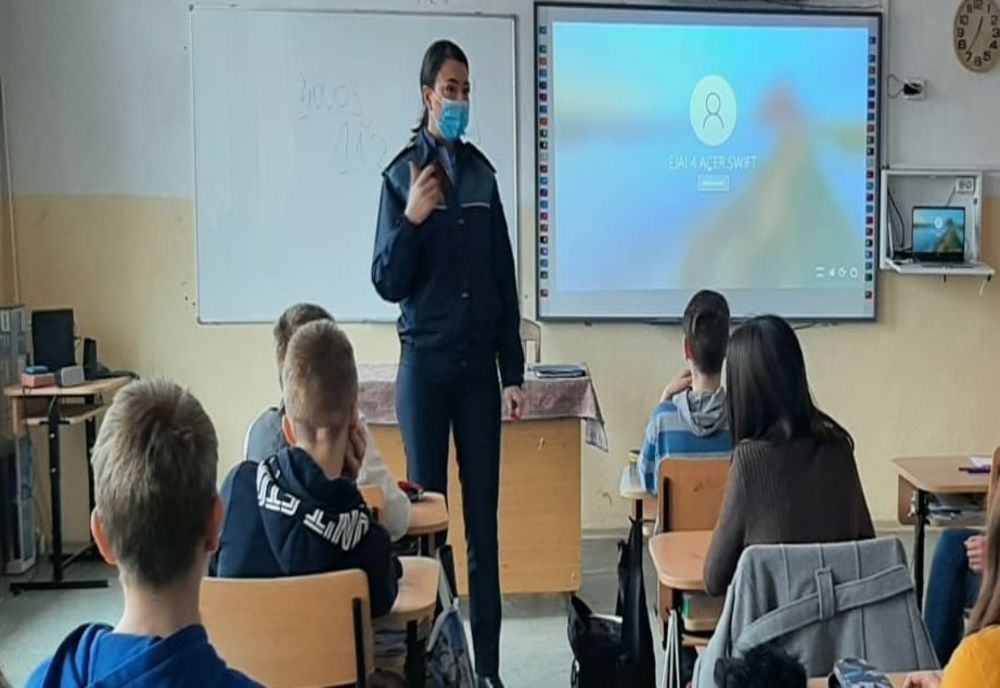 Acțiuni ale polițiștilor în școlile din Harghita