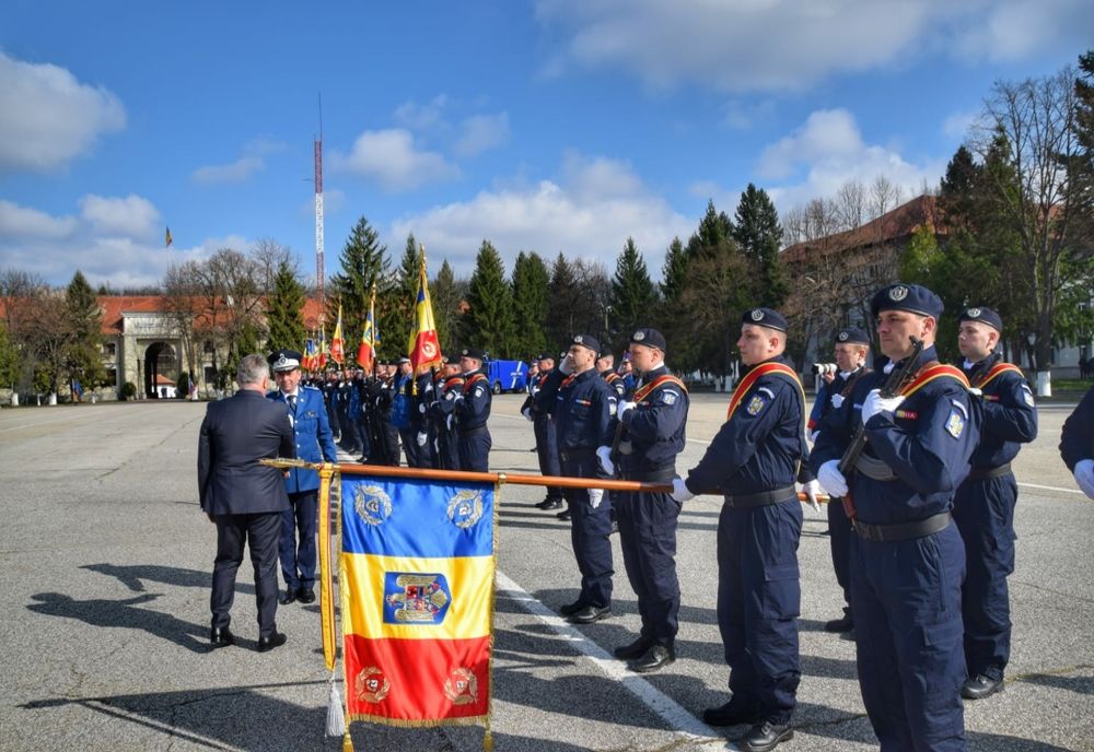 Decorarea Drapelului de Luptă la mai multe Inspectorate Județene de Jandarmi din țară