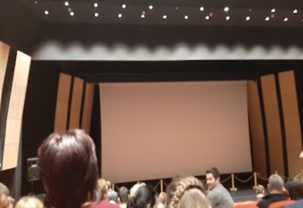 Au început proiecțiile regulate la cinematograful „Csíki Mozi”