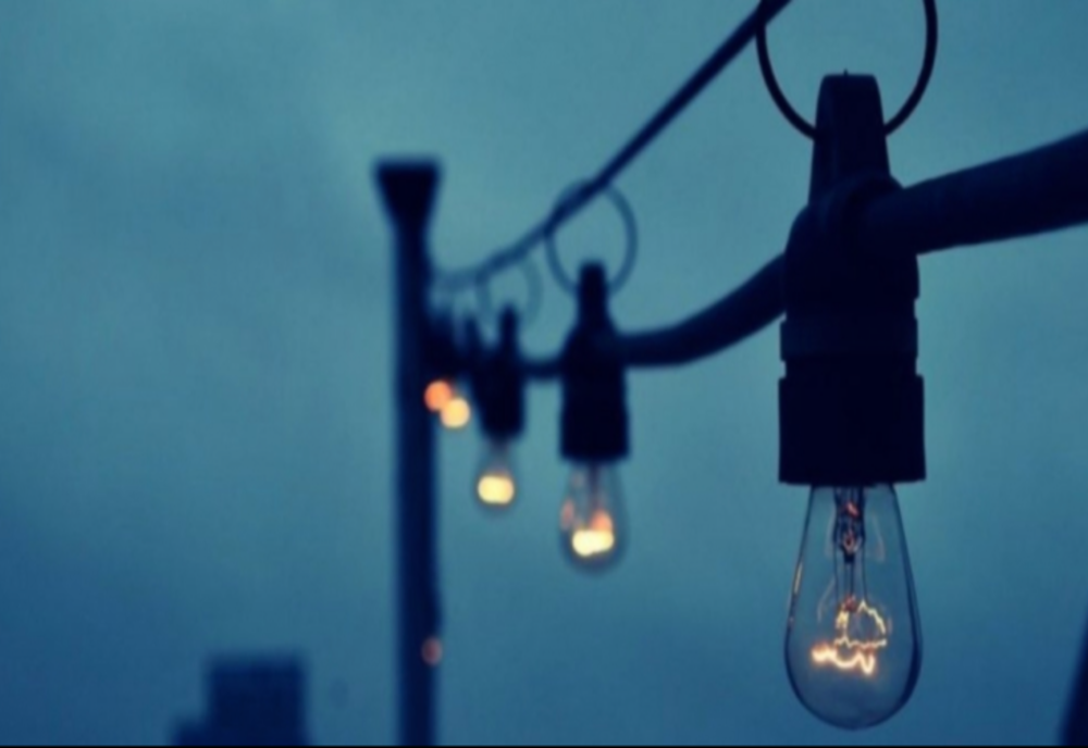 ANRE: Consumul național de electricitate a scăzut cu 5,3% în primele 4 luni ale anului. Producția, și ea în scădere