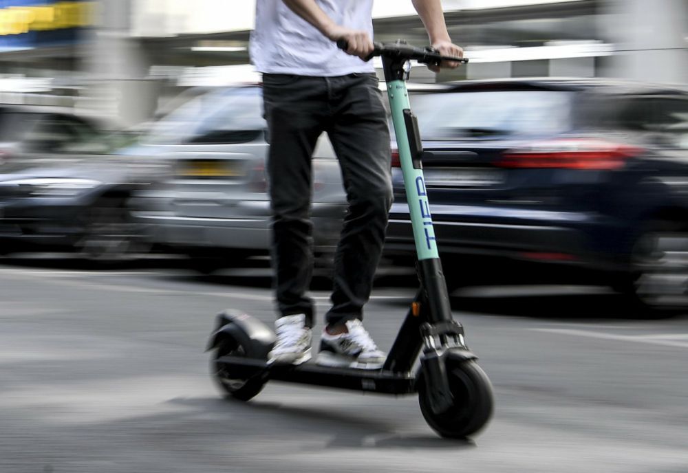 Trotinetele electrice, pericol pe șosele. 13 persoane au murit și peste 200 au fost rănite grav în accidente cu trotinete